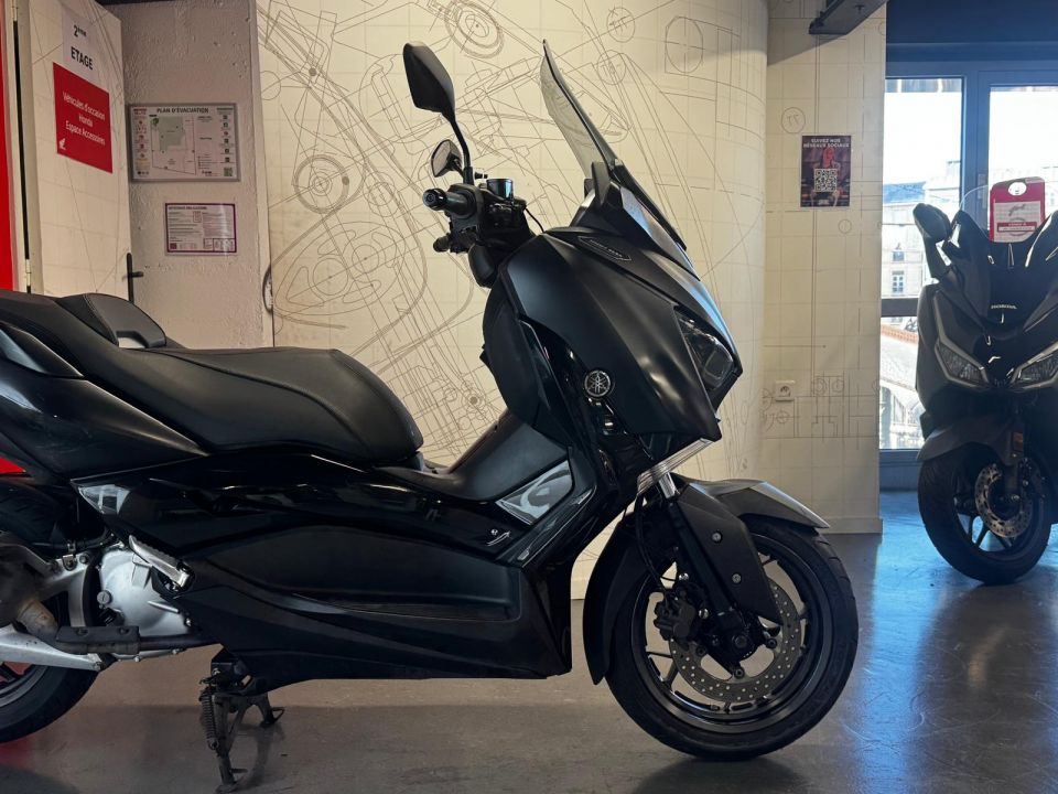 YAMAHA X-MAX 125 IRON MAX 4