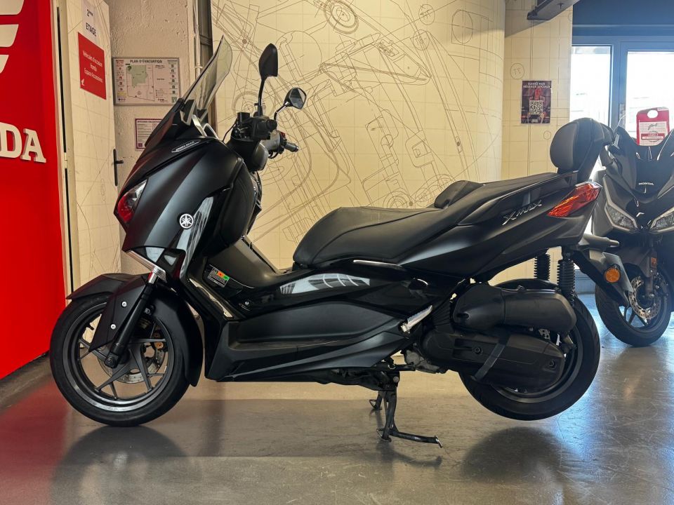 YAMAHA X-MAX 125 IRON MAX 4