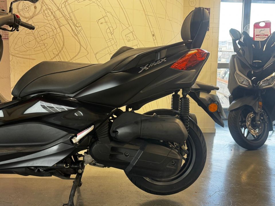 YAMAHA X-MAX 125 IRON MAX 4