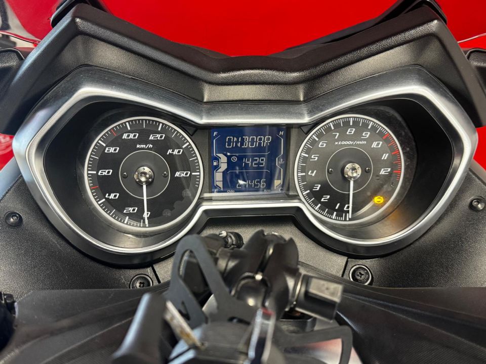 YAMAHA X-MAX 125 IRON MAX 4