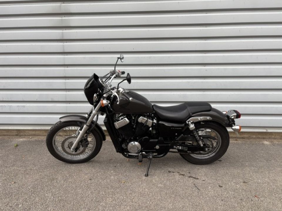 HONDA VT 750 S 4