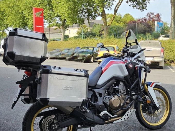 HONDA Africa Twin CRF1000L 4