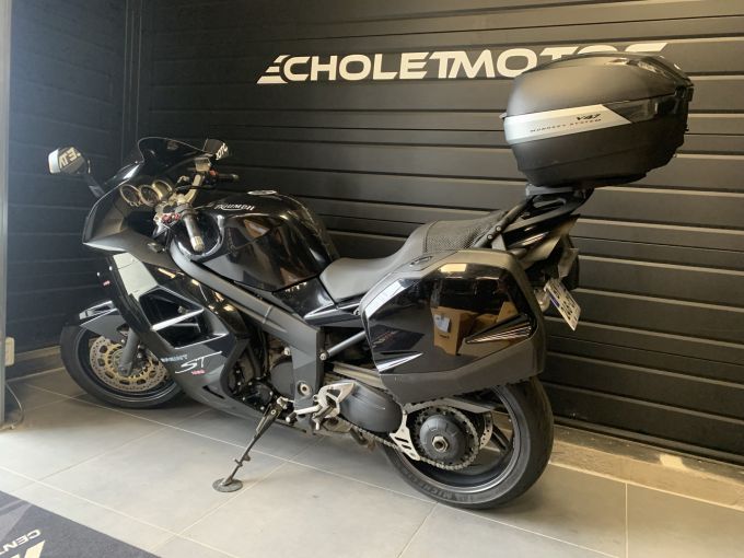 TRIUMPH SPRINT 1050 ST 4