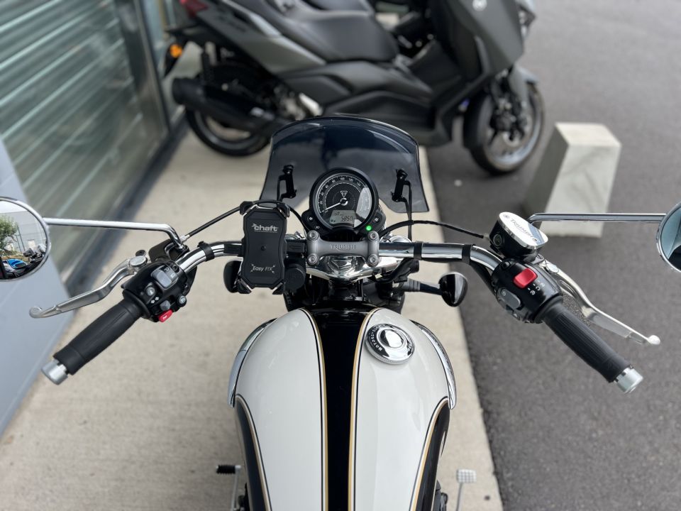 TRIUMPH BONNEVILLE SPEEDMASTER 1200 4