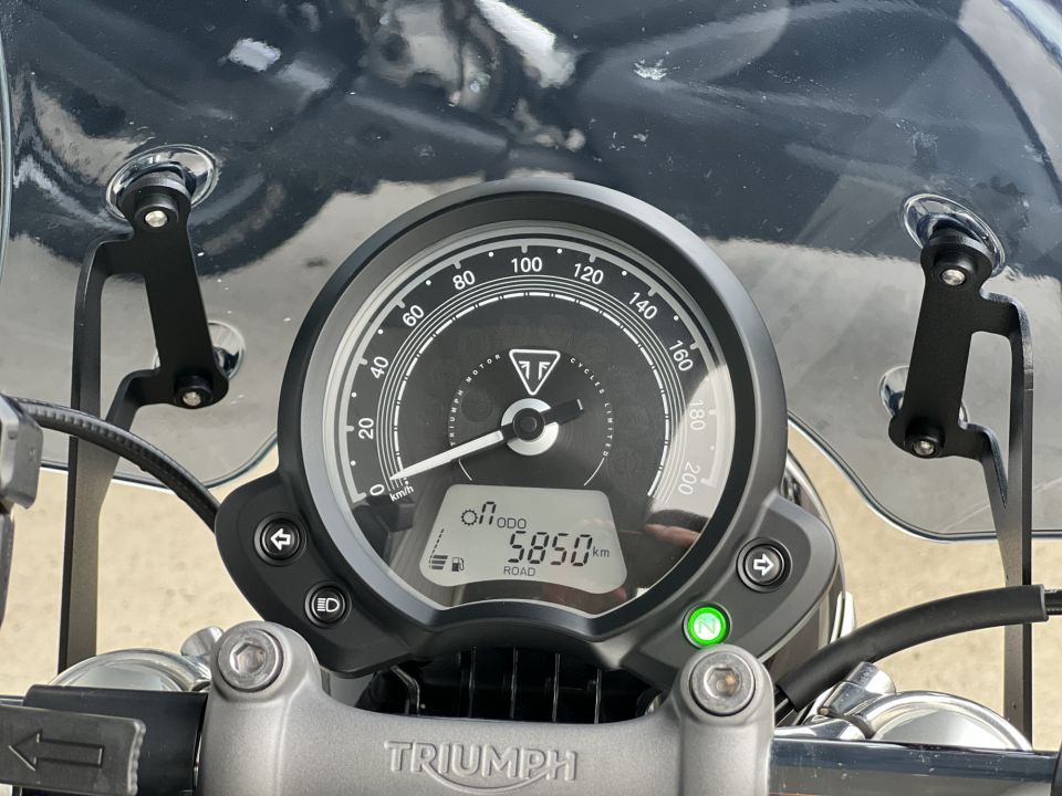 TRIUMPH BONNEVILLE SPEEDMASTER 1200 4