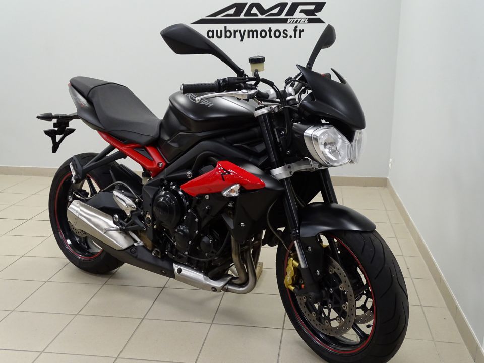 TRIUMPH STREET TRIPLE 675 R 4