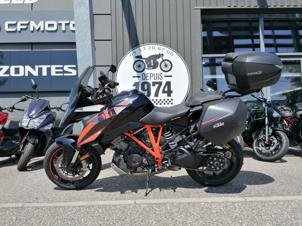 KTM 1290 SUPER DUKE GT 4