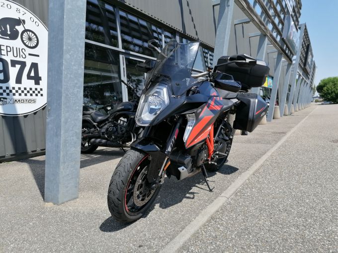 KTM 1290 SUPER DUKE GT 4
