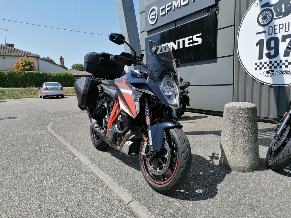 KTM 1290 SUPER DUKE GT 4