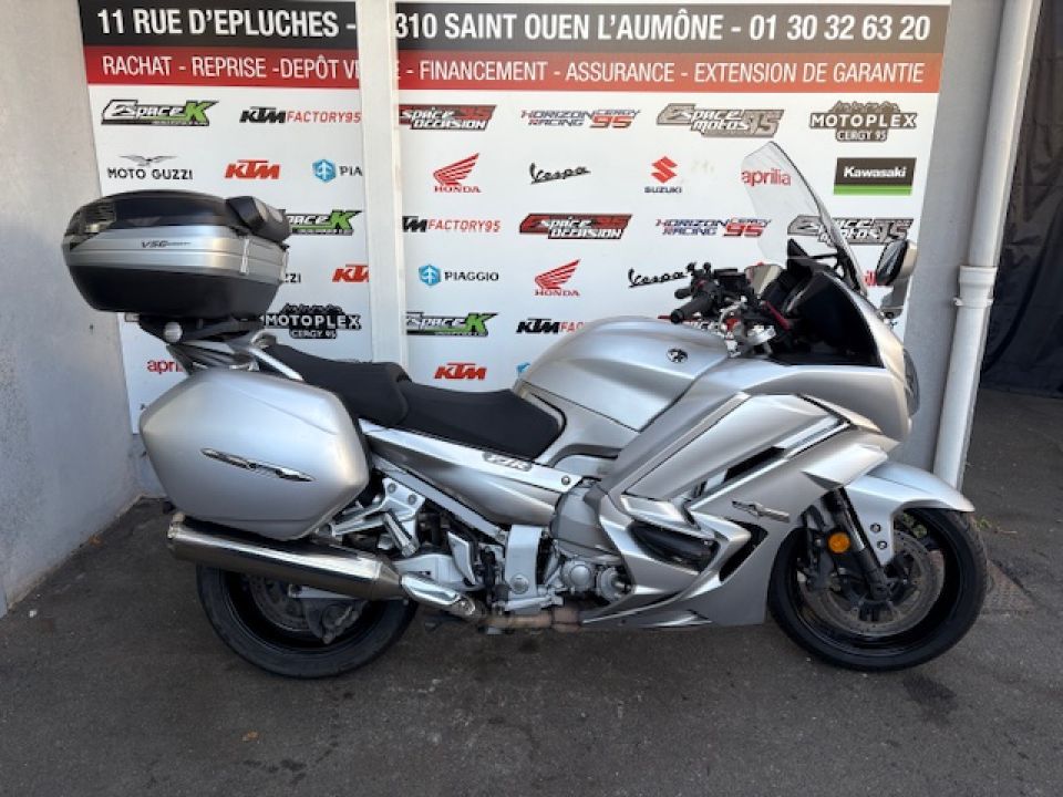 YAMAHA FJR 1300 AE 4