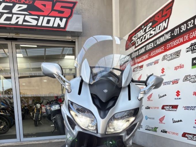 YAMAHA FJR 1300 AE 4