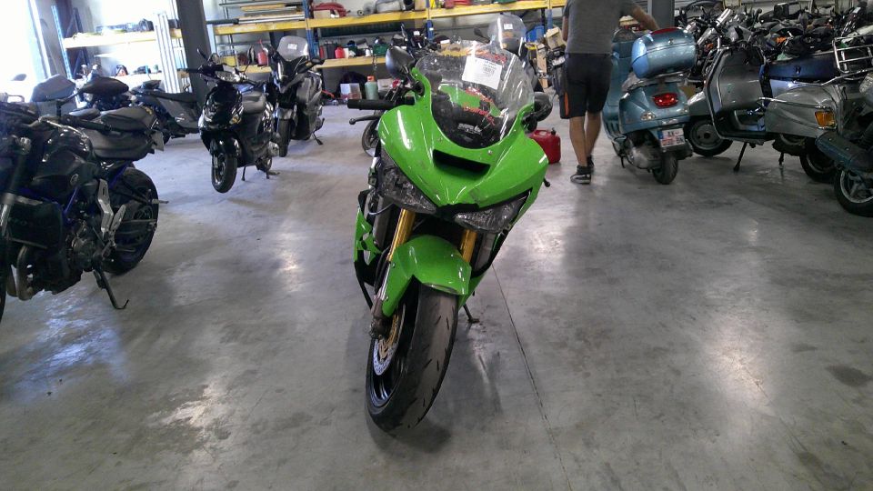 KAWASAKI ZX-6R 4
