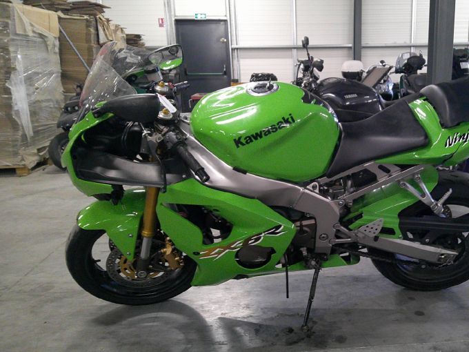 KAWASAKI ZX-6R 4