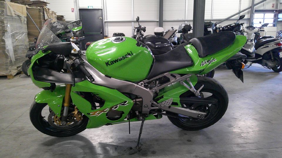KAWASAKI ZX-6R 4
