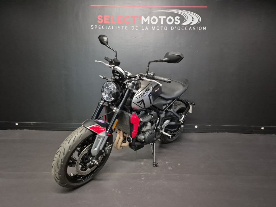 TRIUMPH TRIDENT 660 4