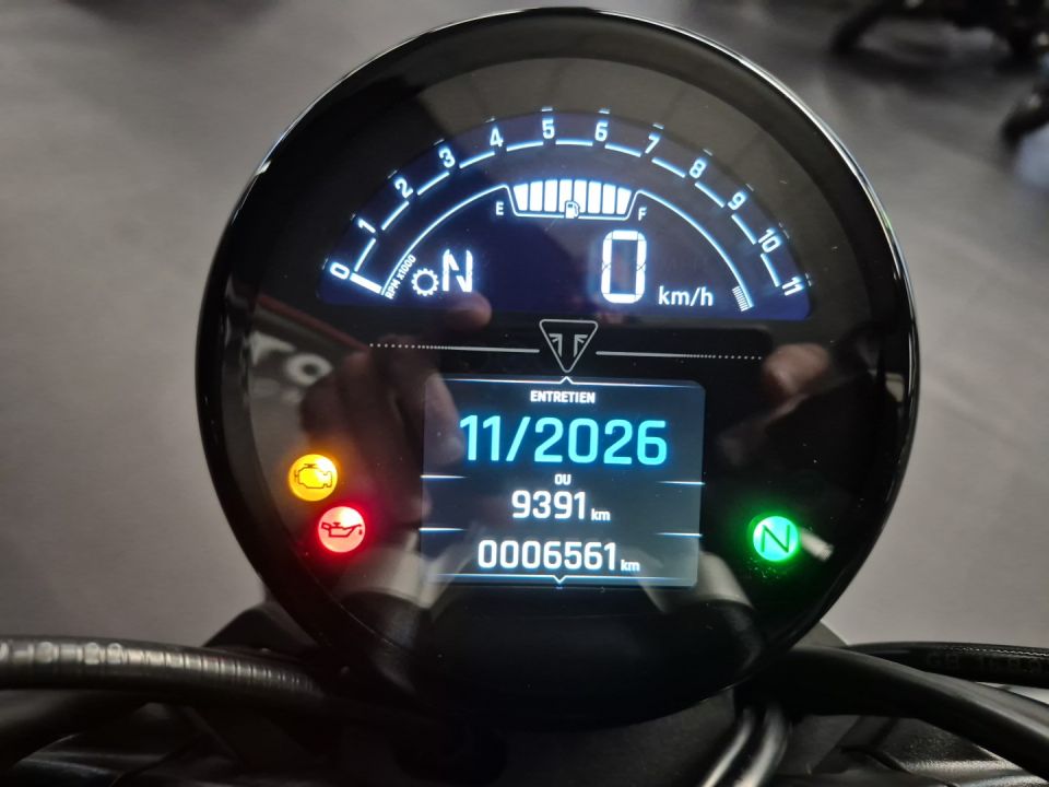 TRIUMPH TRIDENT 660 4