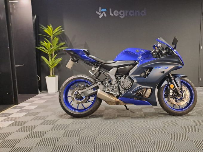 YAMAHA R7 4