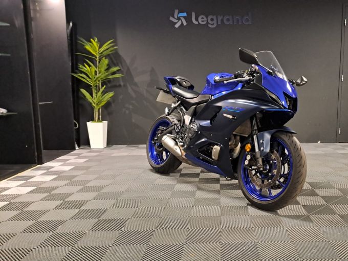 YAMAHA R7 4