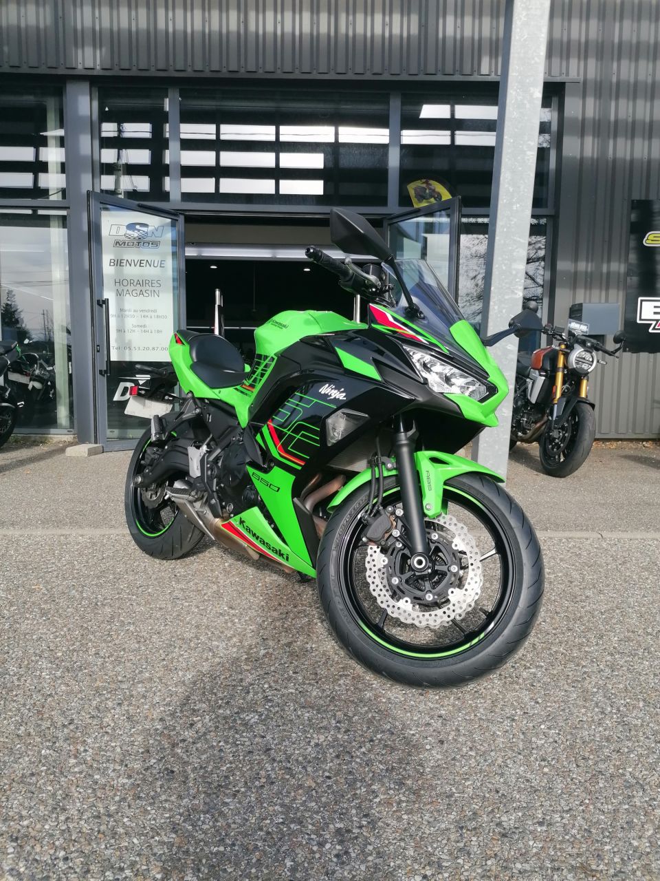 KAWASAKI NINJA 650 4