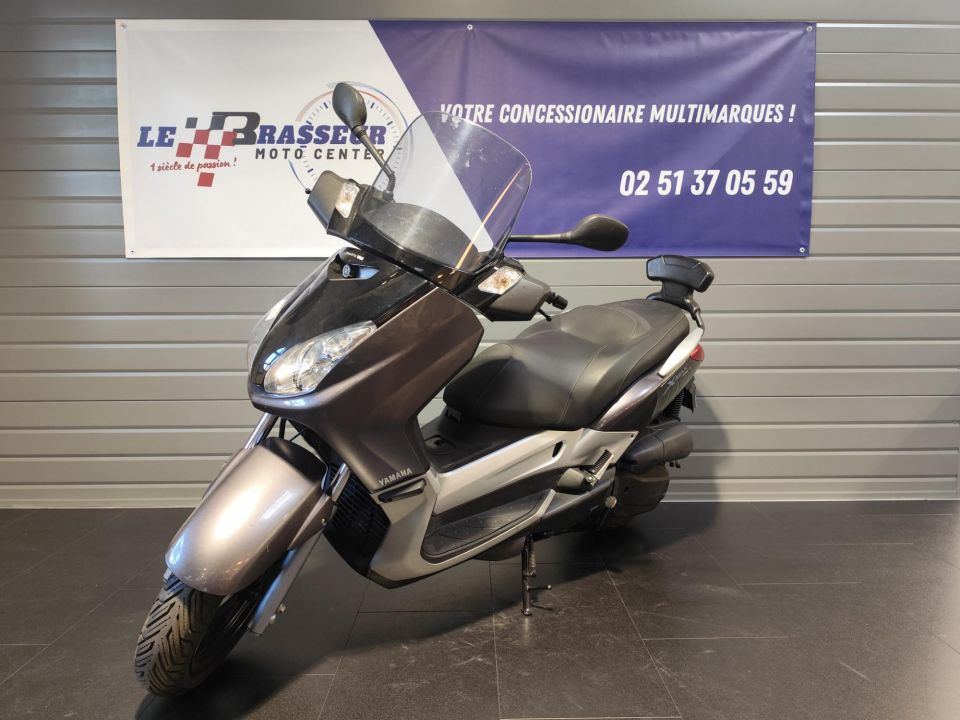 YAMAHA X-MAX 125 4