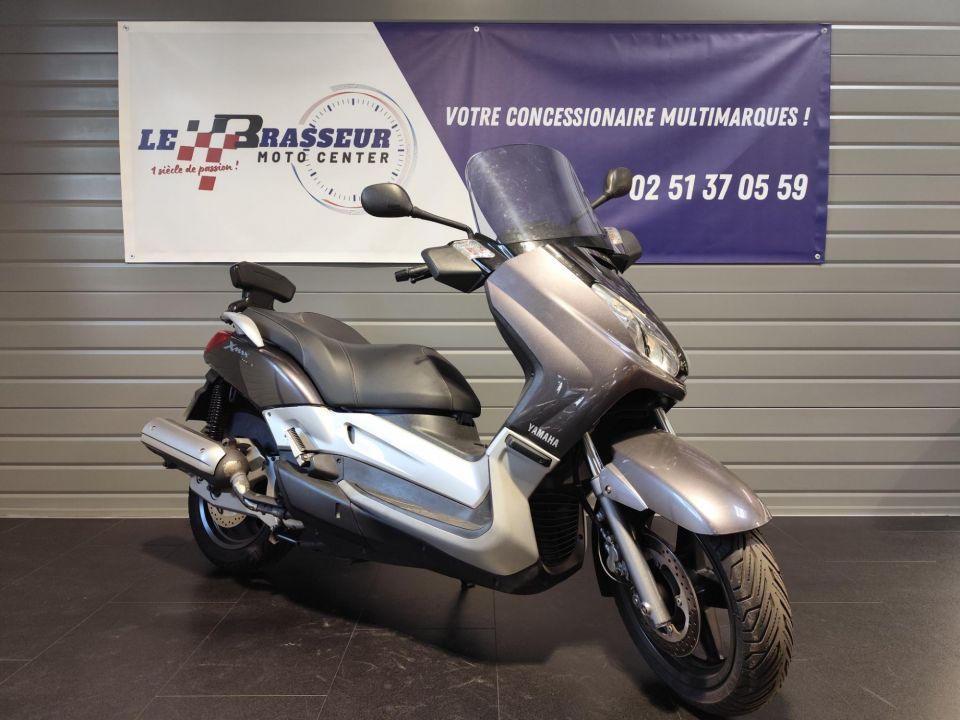 YAMAHA X-MAX 125 4