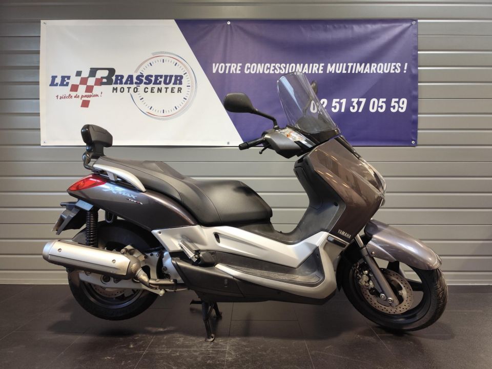 YAMAHA X-MAX 125 4