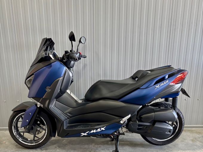 YAMAHA XMAX 125 4