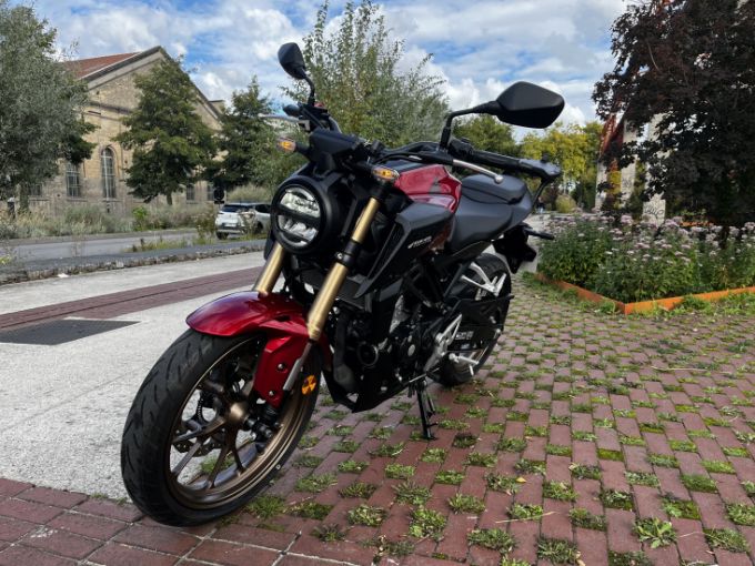 HONDA CB 125 R 4