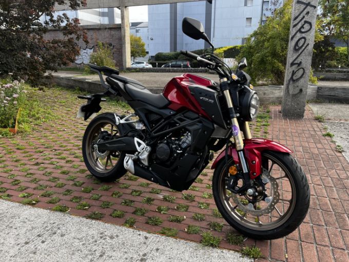 HONDA CB 125 R 4