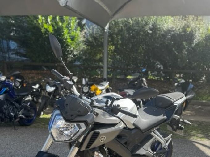 YAMAHA MT-125 4