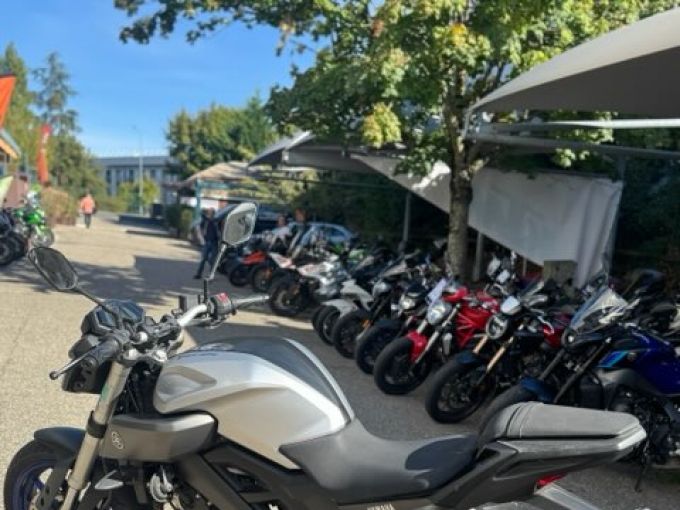 YAMAHA MT-125 4