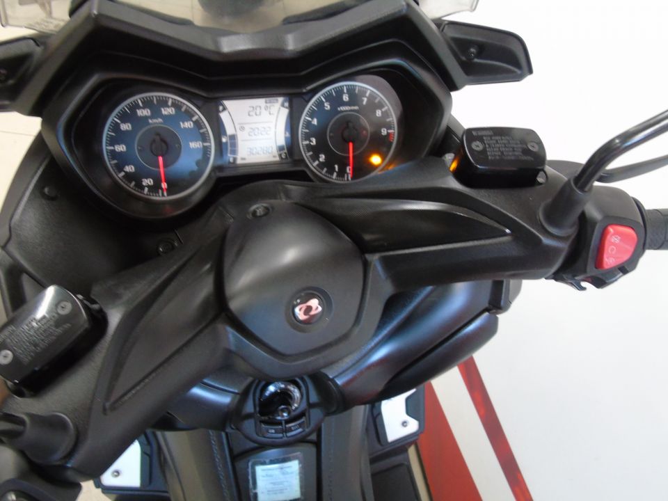 MBK EVOLIS 300 ABS (Xmax 300) 4