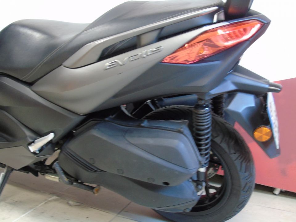 MBK EVOLIS 300 ABS (Xmax 300) 4