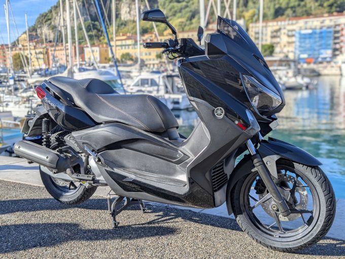 YAMAHA X-MAX 125 4
