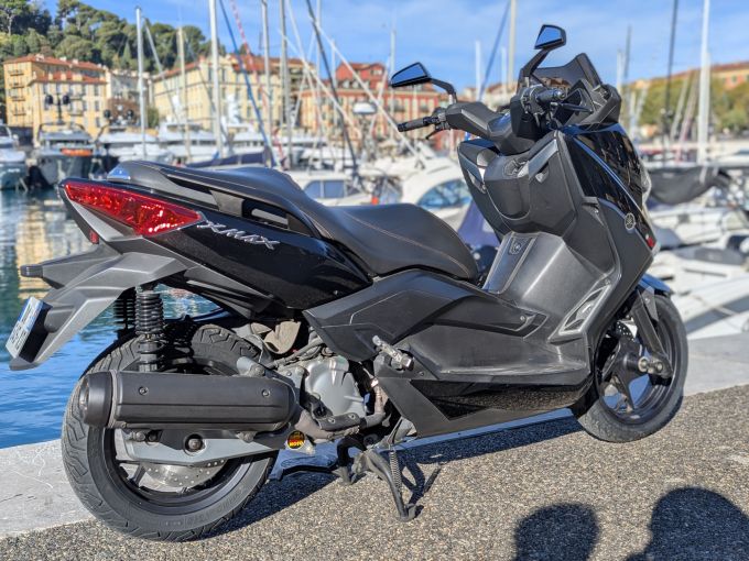 YAMAHA X-MAX 125 4