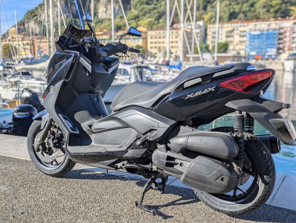 YAMAHA X-MAX 125 4