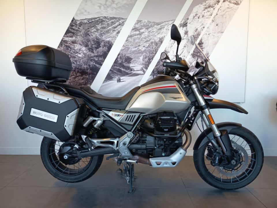 MOTO GUZZI V85 TT 4
