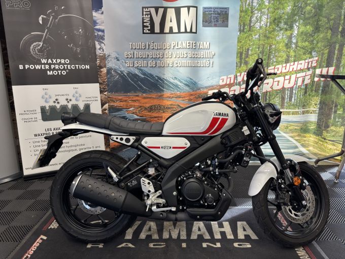 YAMAHA XSR 125 4