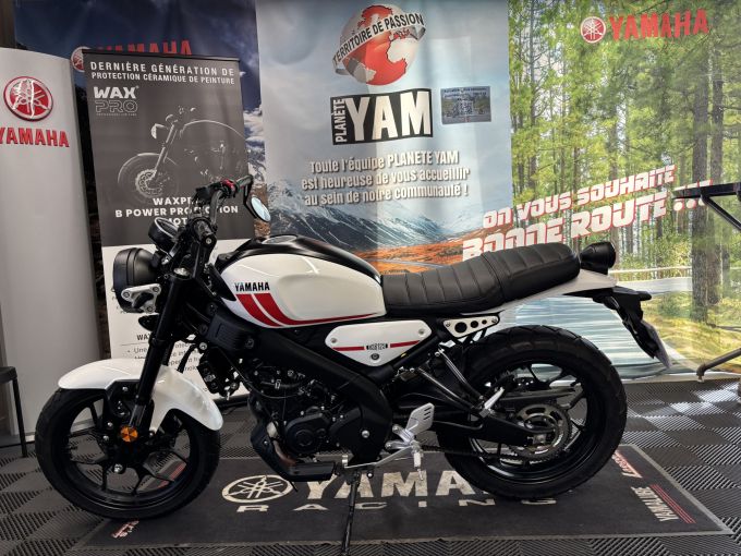 YAMAHA XSR 125 4
