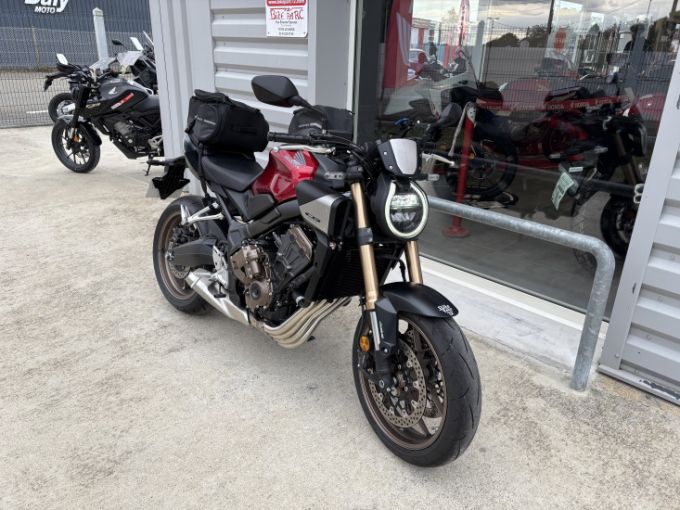 HONDA CB650R Neo Sports Café 4