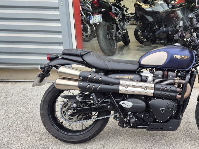 TRIUMPH STREET SCRAMBLER  900 4