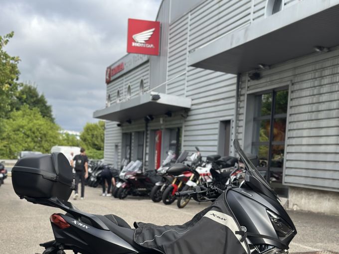 YAMAHA X-MAX 125 IRON MAX 4