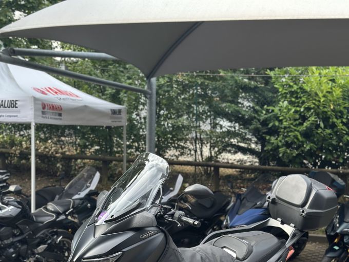 YAMAHA X-MAX 125 IRON MAX 4