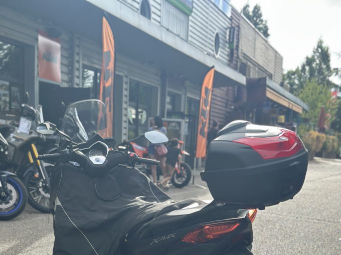 YAMAHA X-MAX 125 IRON MAX 4