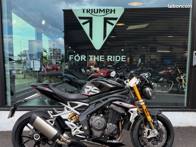 TRIUMPH SPEED TRIPLE 1200 RS 4