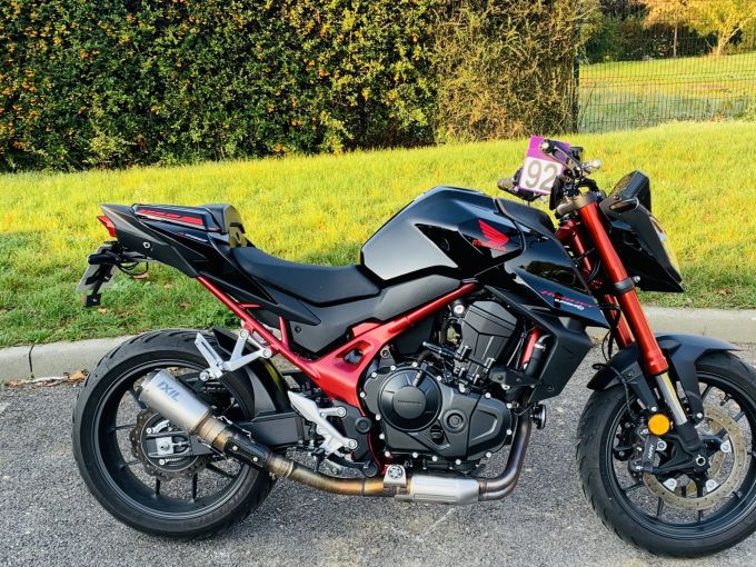 HONDA CB 750 HORNET 4