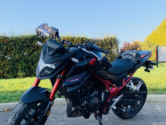 HONDA CB 750 HORNET 4