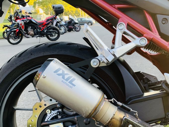 HONDA CB 750 HORNET 4
