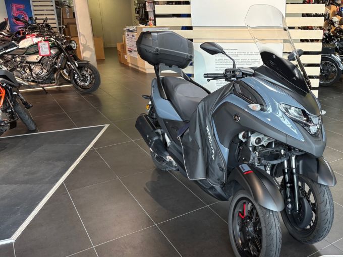 YAMAHA TRICITY 300 4