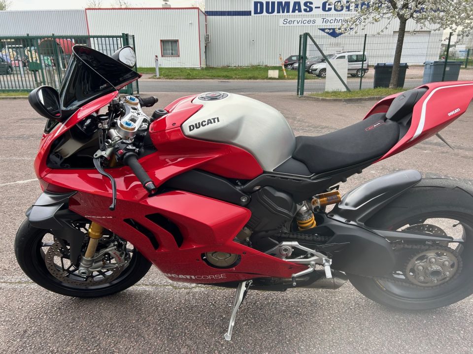 DUCATI PANIGALE 1103 V4 4